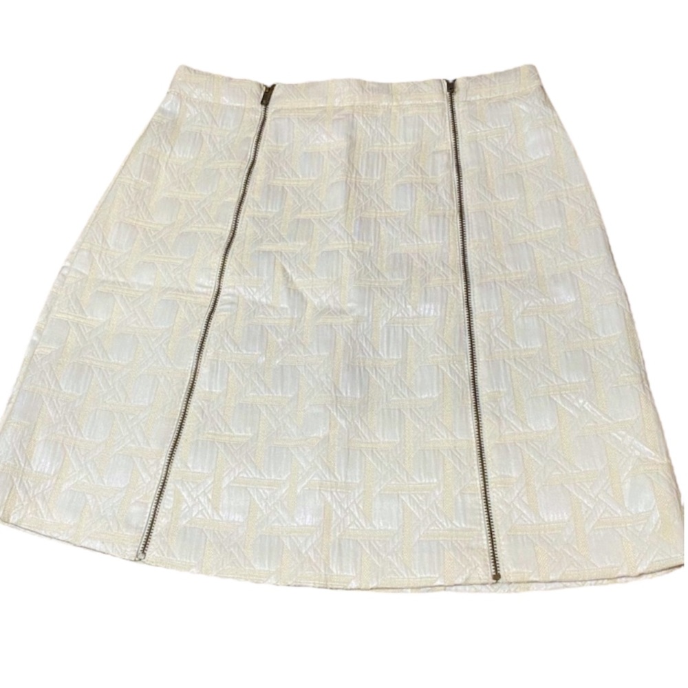 White pleather inspired skirt Y2k